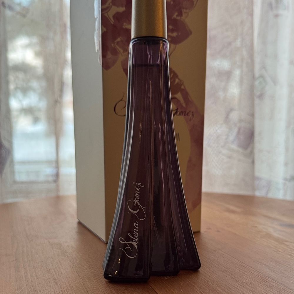 Selena Gomez Eau de Parfum - Picture 2 of 5